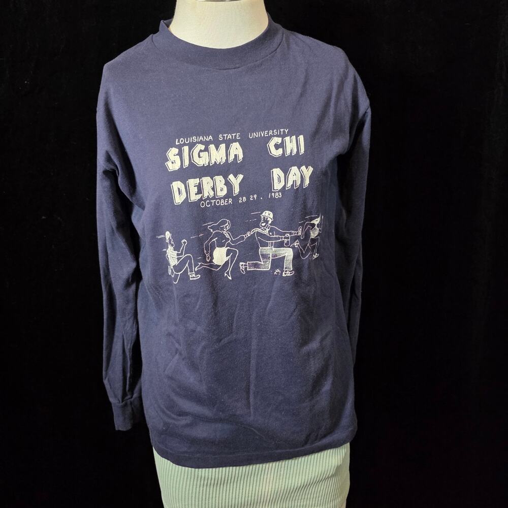 Vtg 1980s LSU Sigma Chi Derby Day Oct '83 Long Sleeve Navy T-Shrit Funny Graphic